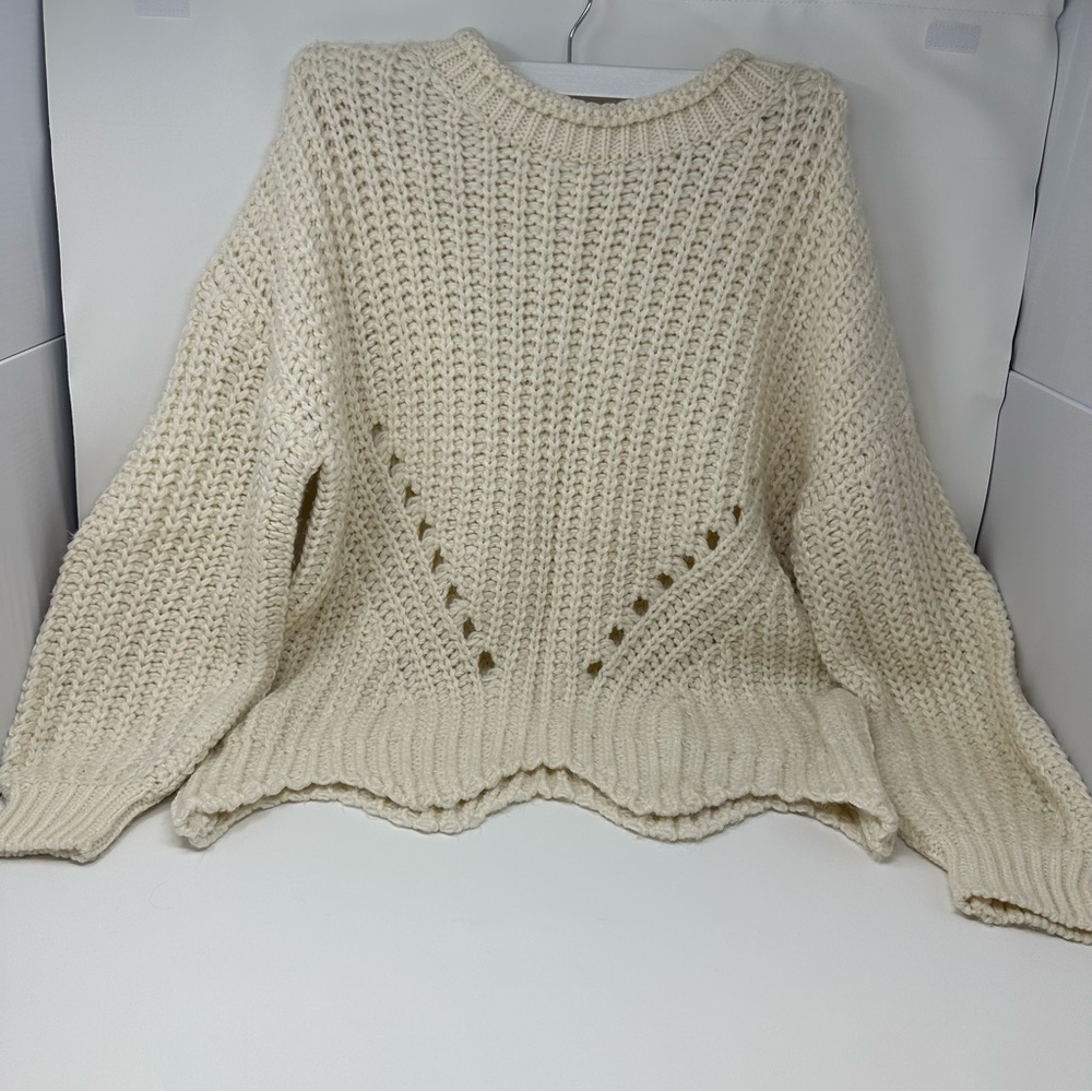Bluivy Cream Chunky Knit Crew Neck Sweater